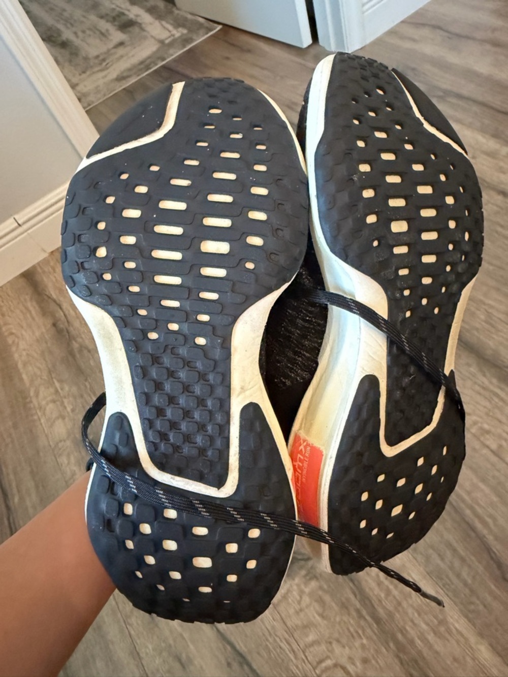 Women’s Nike Invincible 3 - Picture 10 of 11